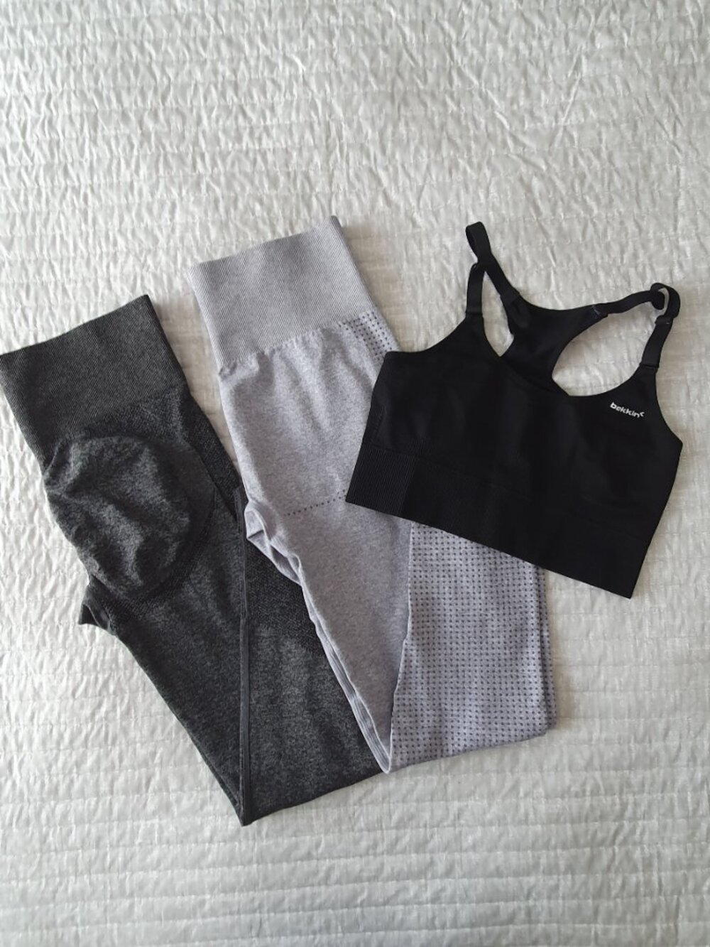 Seamless Activewear Bundle Set of 2 Leggings - Size M + Bekkin Sports Bra (S)